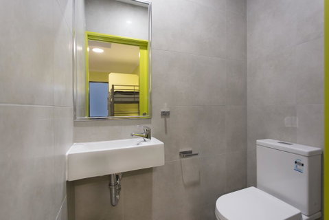 Breeze Lodge - Accommodation Cairns 2