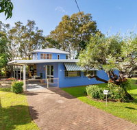 Bribie Beach House Waterfront directly across the road - Solander Esp Banksia Beach