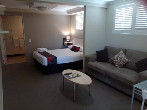 Brisbane Street Studios - Accommodation Cairns 2