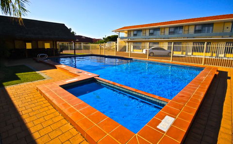 Bunbury Motel - Accommodation Cairns 0