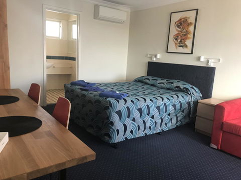 Bunbury Motel - Accommodation Cairns 2