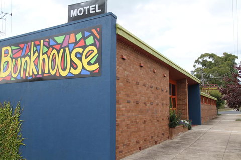 Bunkhouse Motel - Accommodation Cairns 2