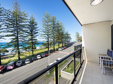 Burleigh By The Sea - Accommodation Cairns 2