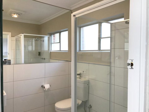 Burnie Airport Motel - Accommodation Cairns 1