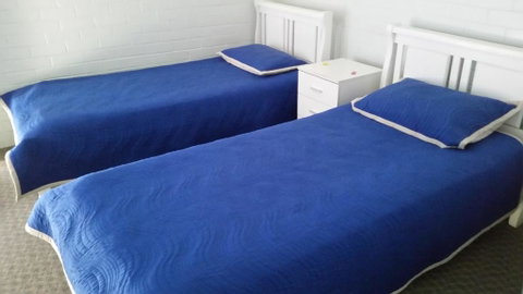 By The Sea Unit 3, 13 Esplanade, Kings Beach - Accommodation Cairns 3