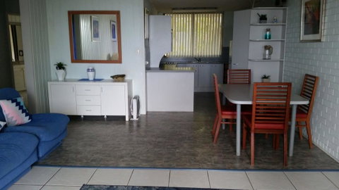 By The Sea Unit 3, 13 Esplanade, Kings Beach - Accommodation Cairns 1