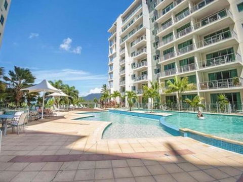 Cairns Esplanade 2 Bed 2 Bath Resort Hotel - Accommodation Cairns 0