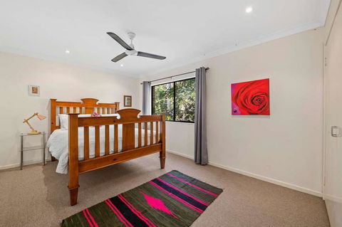 CALOUNDRA Stay - Accommodation Cairns 0