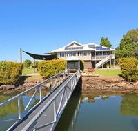 Campbell 7 - Large Queenslander on Maroochy River - Accommodation Cairns