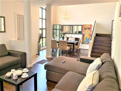 Campbelltown Most Sought After Park Central Home - Accommodation Cairns 3