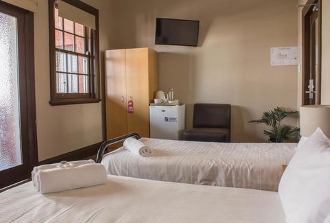 Campsie Hotel - Accommodation Cairns 3