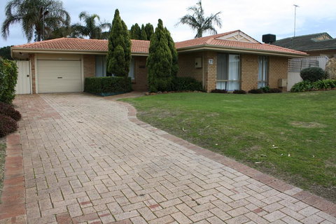 Canal Time Home Mandurah - Accommodation Cairns 0