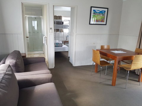 Canberra Carotel Motel - Accommodation Cairns 3