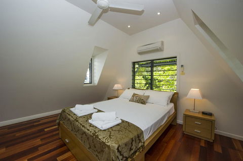 Canopy Chalet 10 - Accommodation Cairns 3
