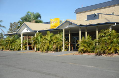 Capricorn Hotel - Accommodation Cairns 0