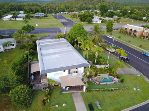 Cardwell Beachfront Motel - Accommodation Cairns 1