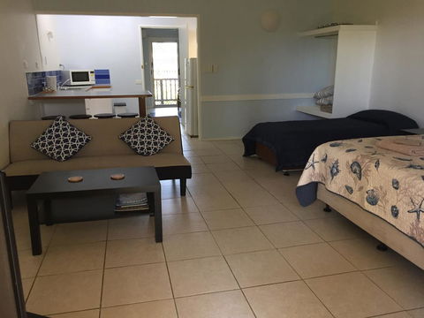 Cardwell Beachfront Motel - Accommodation Cairns 2