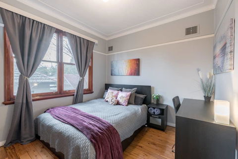 Carramar CozyHome 1minStation 5Bdrms1.5bathSleeps8 - Accommodation Cairns 3