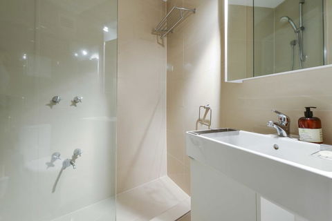 CBD Vistas - StayCentral - Accommodation Cairns 2
