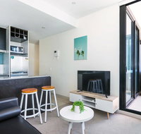 Central and Modern Apartment in Melbourne CBD - Accommodation Cairns