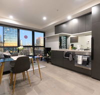 Central City Pad 1 Bathroom Apartment with View - Accommodation Cairns