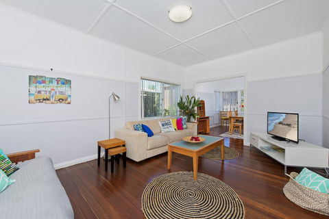Central N Surf - Accommodation Cairns 0