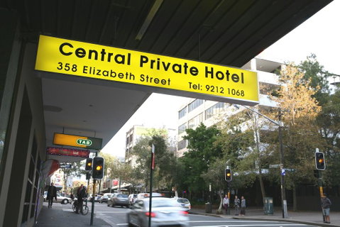 Central Private Hotel - Accommodation Cairns 0
