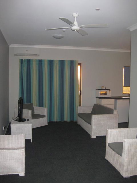 Centrebreak Beach Stay - Accommodation Cairns 3