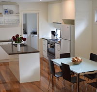 Champagne Stays Apartment - Accommodation Cairns