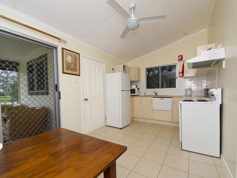 Charleville Bush Cottage - Accommodation Cairns 3