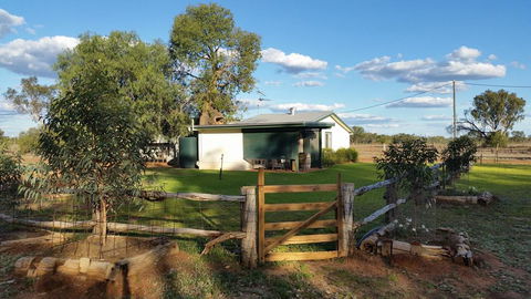Charleville Bush Cottage - Accommodation Cairns 0