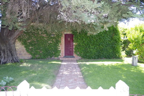 Charlottes Cottage - Accommodation Cairns 0