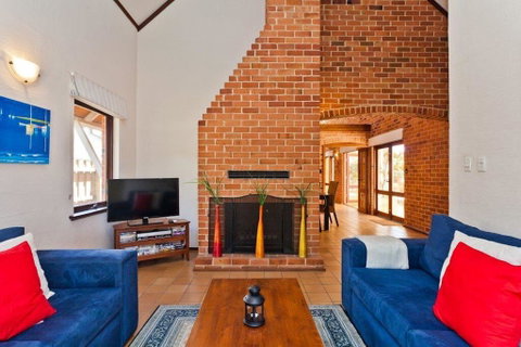 Chateau Cottesloe By The Beach - Accommodation Cairns 3