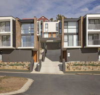 Chilam 'C' - Amazing views with modern style - Accommodation Cairns