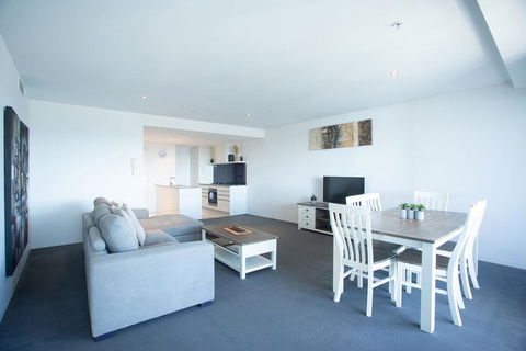 Circle On Cavill - Private Apartments - Accommodation Cairns 1