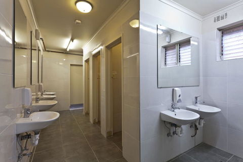 City Centre Budget Hotel - Accommodation Cairns 1
