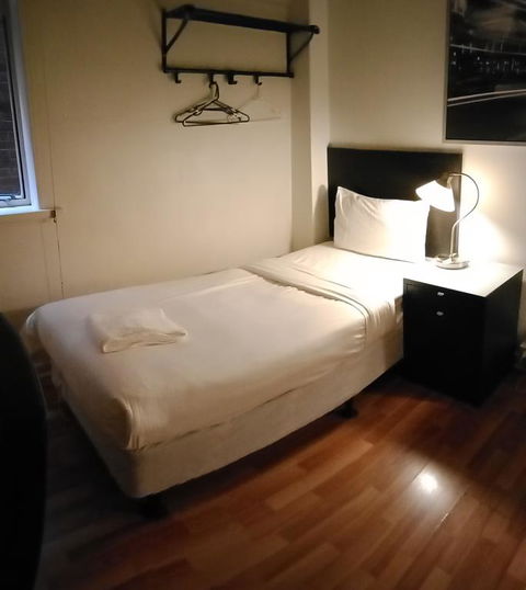 City Centre Budget Hotel - Accommodation Cairns 3