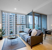 City LivingBest Location With 2 Beds In Melbourne - Accommodation Cairns