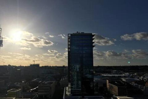 City Rest With Views - High Up Sleeps 4 + Parking - Accommodation Cairns 0