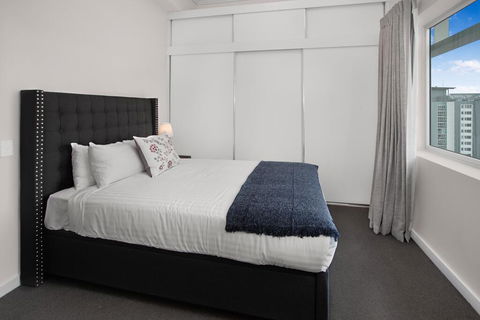 City-Centre Apartment With River Views And Balcony - Accommodation Cairns 1