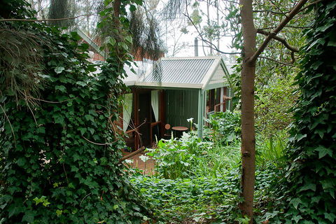 Clarendon Chalets - Accommodation Cairns 0