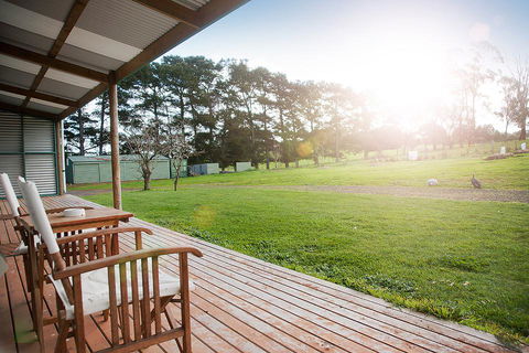 Clarendon Chalets - Accommodation Cairns 2