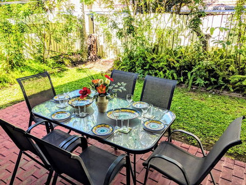 Cleveland Visitor Villas Motel - Accommodation Cairns 1