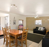 Close to Water Restaurants and Clubs Toorbul St Bongaree - Accommodation Cairns