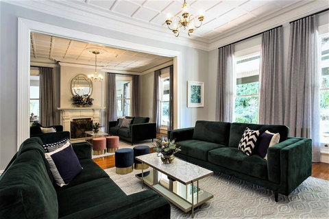 Closeburn House - Accommodation Cairns 0