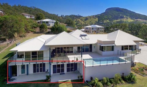 Club Valdy - Accommodation Cairns 1