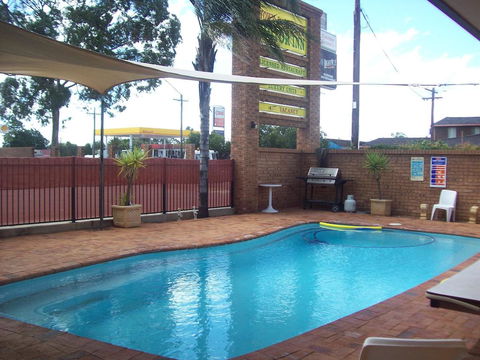 Cobar Town & Country Motor Inn - Accommodation Cairns 0