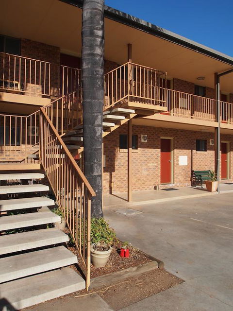 Cobar Town & Country Motor Inn - Accommodation Cairns 3