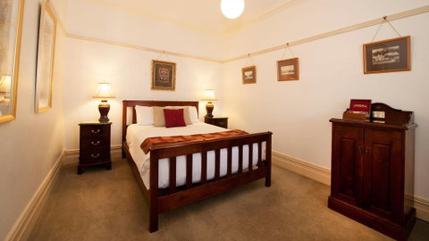 Cobb & Co Court Boutique Hotel - Accommodation Cairns 3