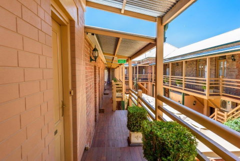 Cobb & Co Court Boutique Hotel - Accommodation Cairns 1